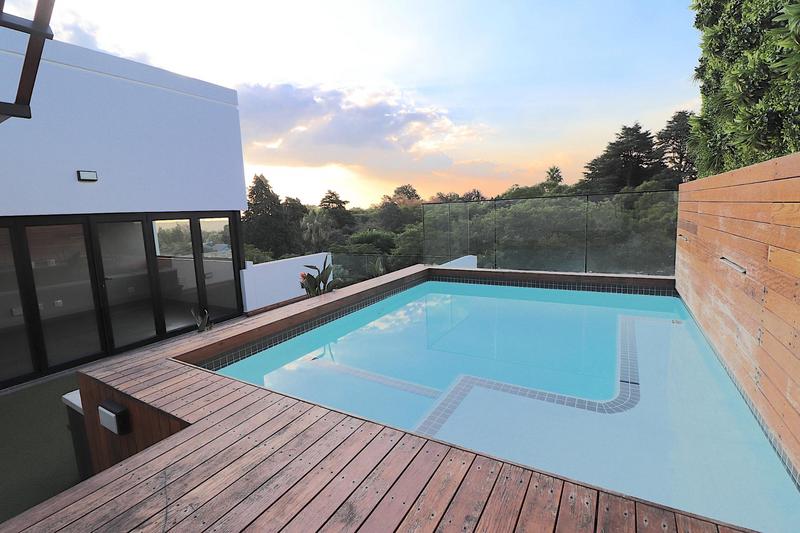 To Let 2 Bedroom Property for Rent in Rosebank Gauteng