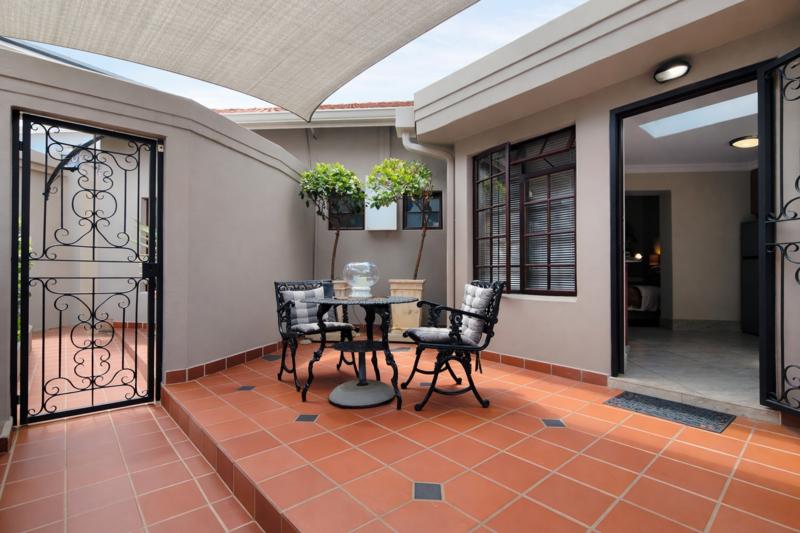 To Let 1 Bedroom Property for Rent in Waterkloof Ridge Gauteng