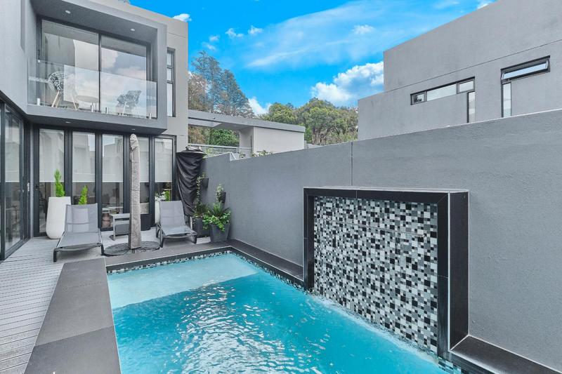 5 Bedroom Property for Sale in Morningside Gauteng