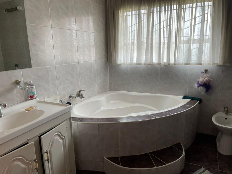 4 Bedroom Property for Sale in Vanderbijlpark SE 3 Gauteng