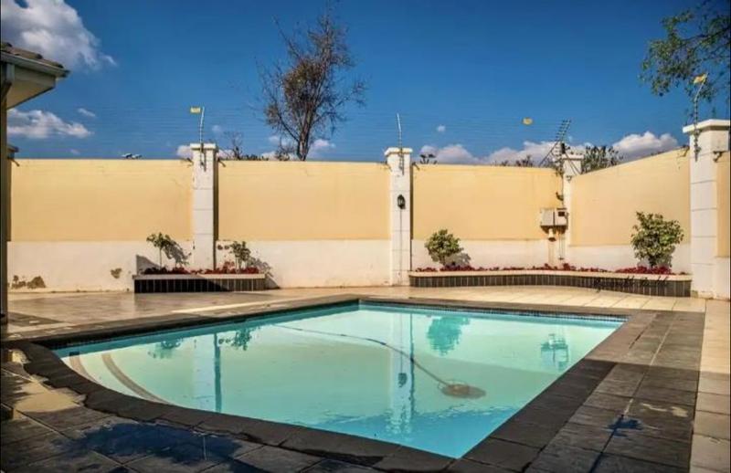 2 Bedroom Property for Sale in Noordwyk Gauteng