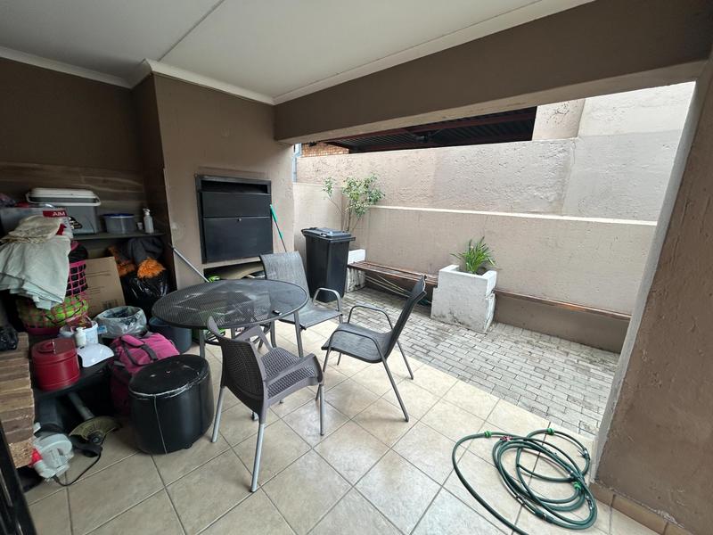 2 Bedroom Property for Sale in The Reeds Gauteng
