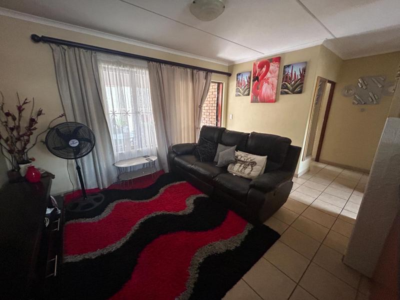 2 Bedroom Property for Sale in The Reeds Gauteng