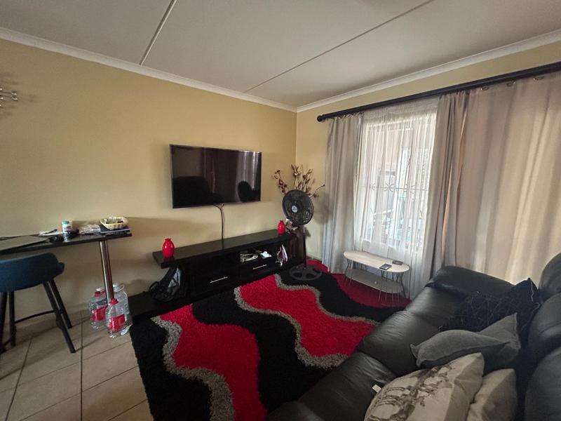 2 Bedroom Property for Sale in The Reeds Gauteng