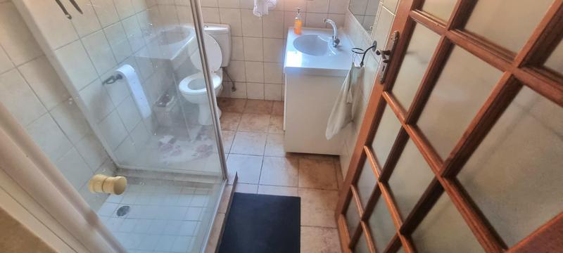 6 Bedroom Property for Sale in Zwartkop Gauteng