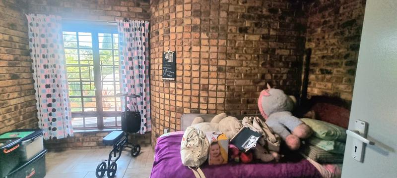 6 Bedroom Property for Sale in Zwartkop Gauteng