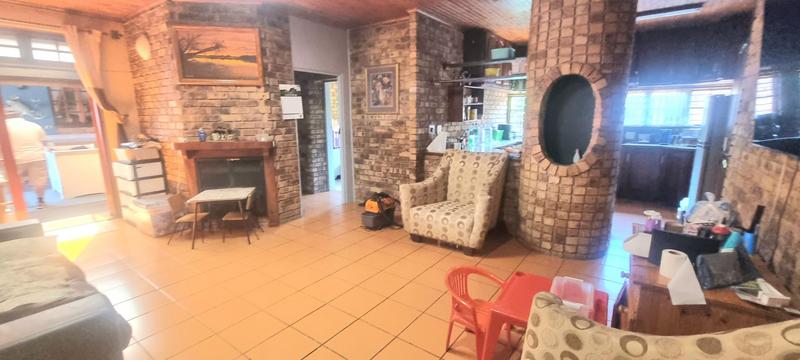 6 Bedroom Property for Sale in Zwartkop Gauteng