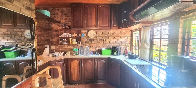 6 Bedroom Property for Sale in Zwartkop Gauteng