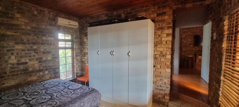 6 Bedroom Property for Sale in Zwartkop Gauteng