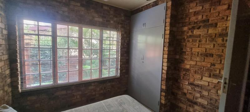 6 Bedroom Property for Sale in Zwartkop Gauteng
