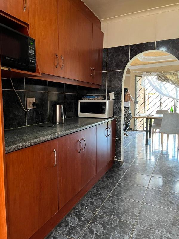 To Let 3 Bedroom Property for Rent in Lenasia Gauteng