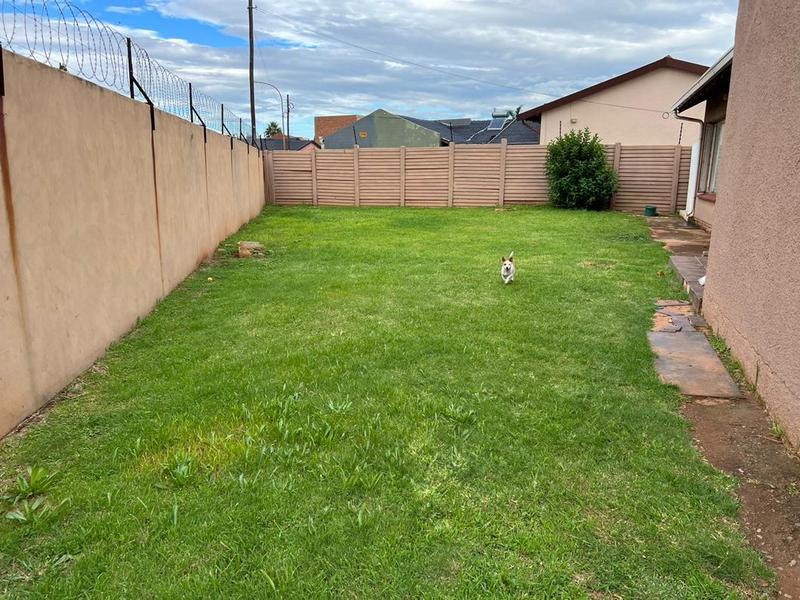 To Let 3 Bedroom Property for Rent in Lenasia Gauteng