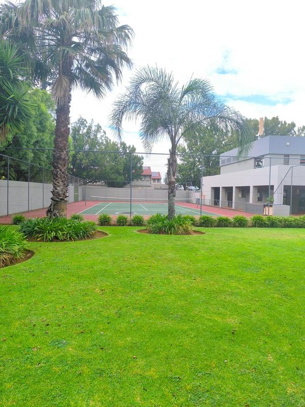 1 Bedroom Property for Sale in Waterkloof Ridge Gauteng