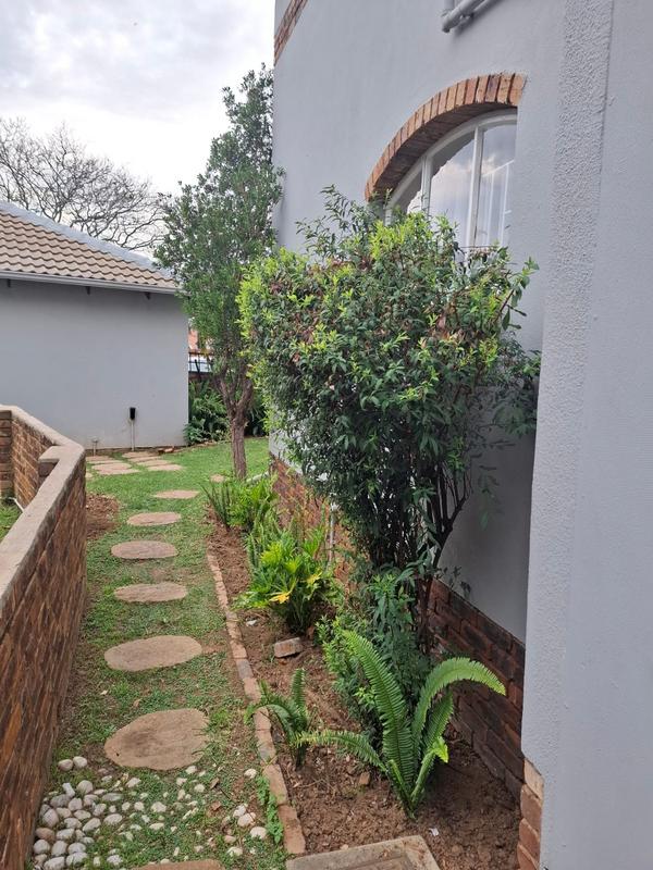 2 Bedroom Property for Sale in Erasmuskloof Gauteng