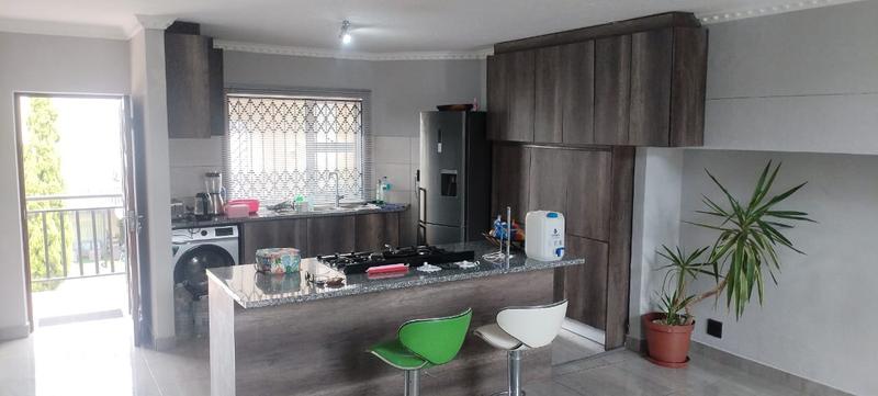3 Bedroom Property for Sale in Halfway House Gauteng