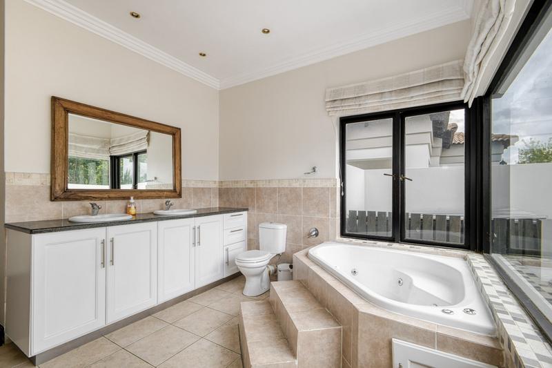 To Let 4 Bedroom Property for Rent in Dainfern Valley Gauteng