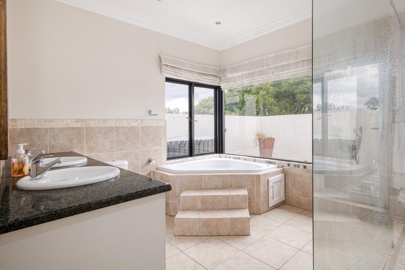 To Let 4 Bedroom Property for Rent in Dainfern Valley Gauteng