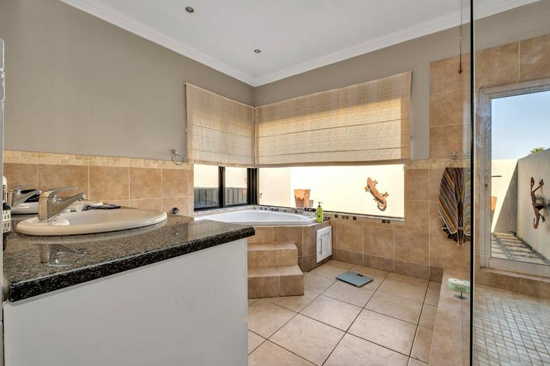 To Let 4 Bedroom Property for Rent in Dainfern Valley Gauteng