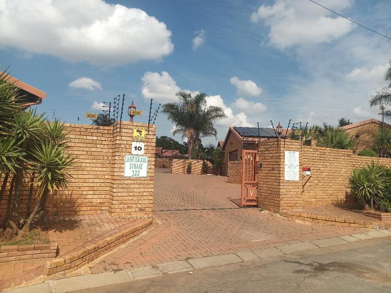 2 Bedroom Property for Sale in Eike Park Gauteng