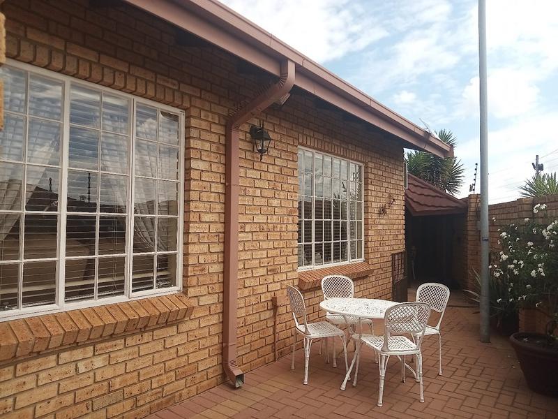 2 Bedroom Property for Sale in Eike Park Gauteng