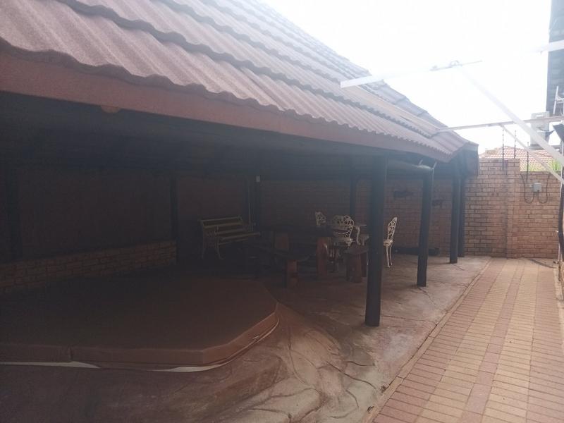 2 Bedroom Property for Sale in Eike Park Gauteng