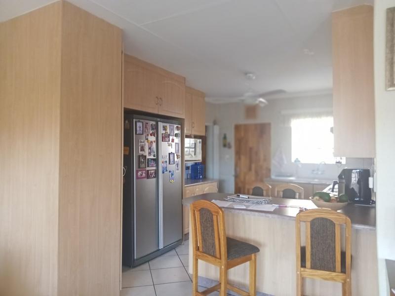2 Bedroom Property for Sale in Eike Park Gauteng