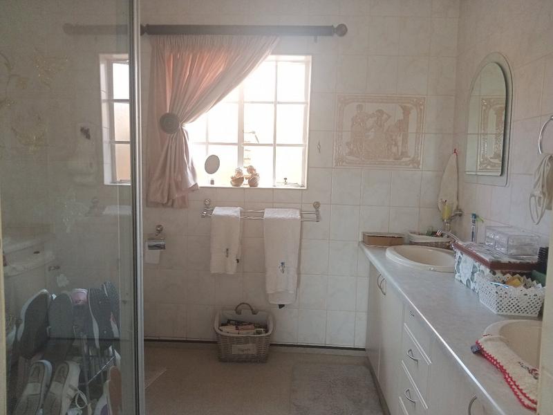 2 Bedroom Property for Sale in Eike Park Gauteng