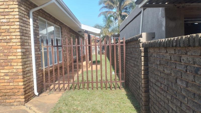 3 Bedroom Property for Sale in Randpoort Gauteng