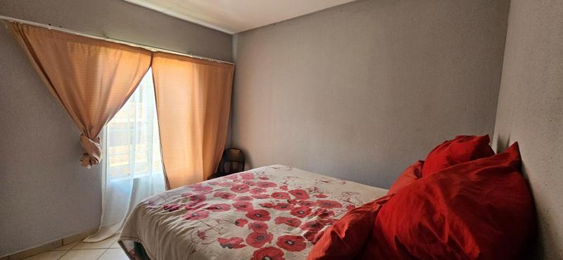 2 Bedroom Property for Sale in Lotus Gardens Gauteng