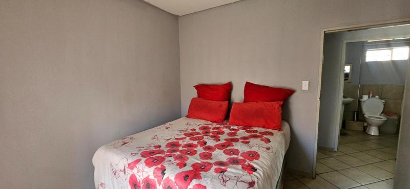 2 Bedroom Property for Sale in Lotus Gardens Gauteng