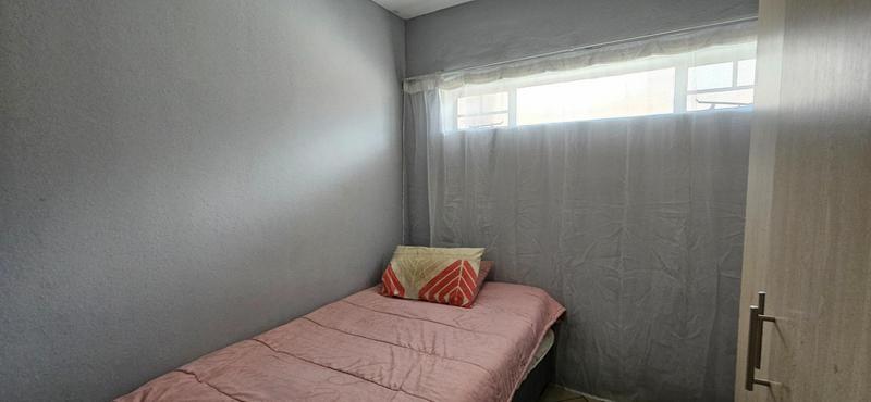 2 Bedroom Property for Sale in Lotus Gardens Gauteng