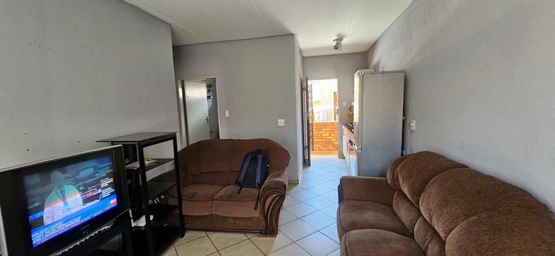 2 Bedroom Property for Sale in Lotus Gardens Gauteng