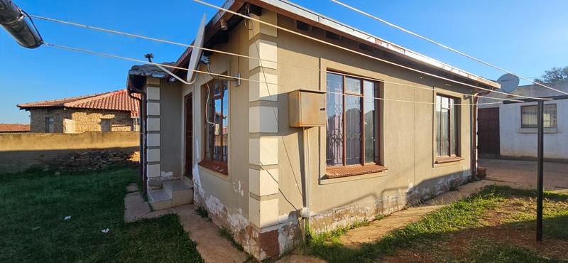 7 Bedroom Property for Sale in Lotus Gardens Gauteng