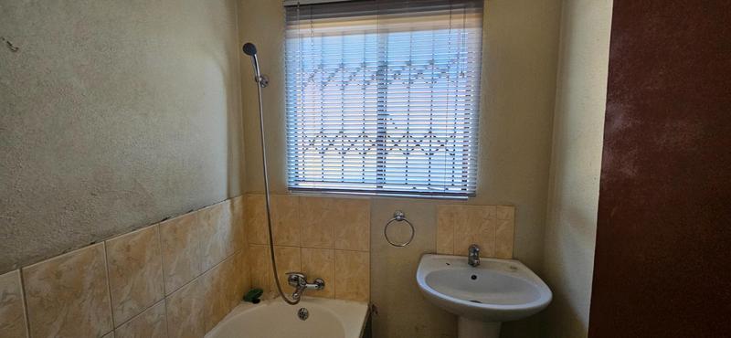 7 Bedroom Property for Sale in Lotus Gardens Gauteng