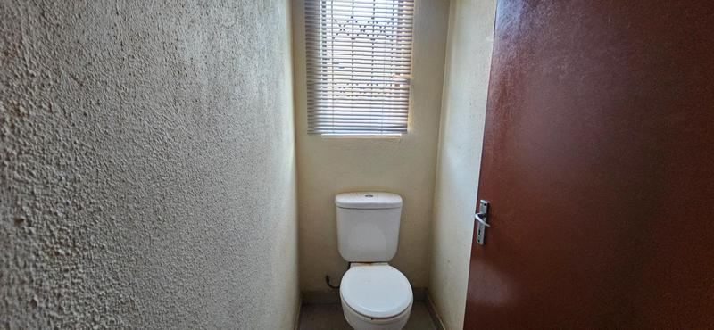 7 Bedroom Property for Sale in Lotus Gardens Gauteng