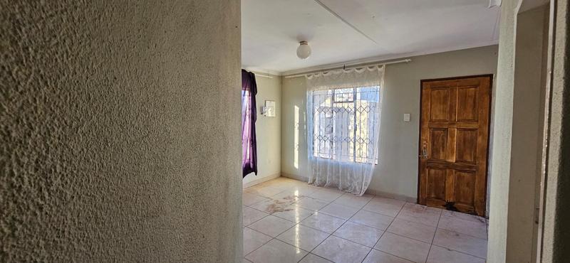 7 Bedroom Property for Sale in Lotus Gardens Gauteng