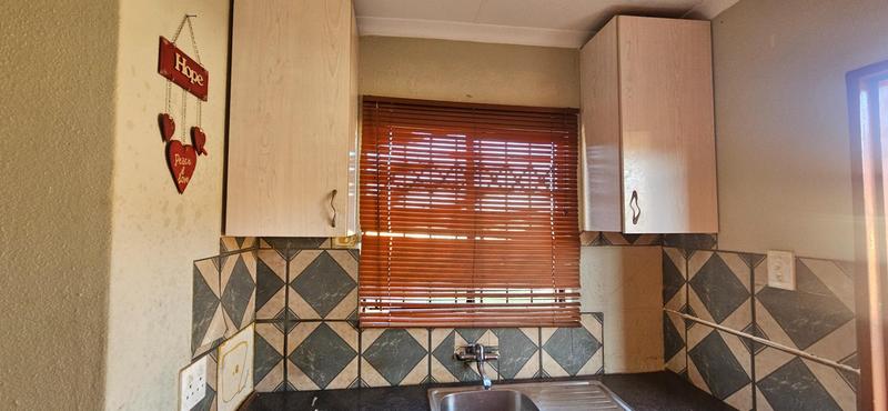 7 Bedroom Property for Sale in Lotus Gardens Gauteng