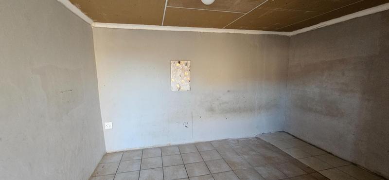 7 Bedroom Property for Sale in Lotus Gardens Gauteng