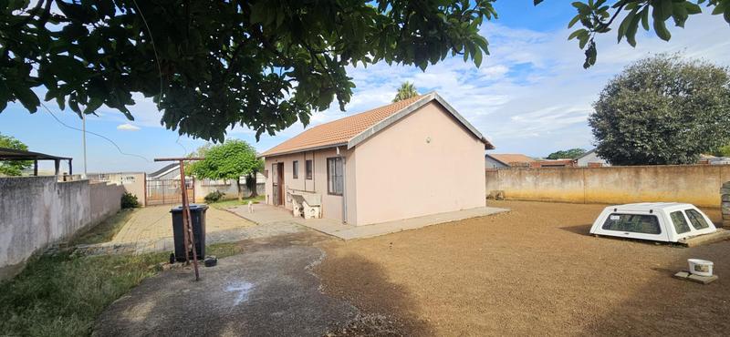 3 Bedroom Property for Sale in Lotus Gardens Gauteng