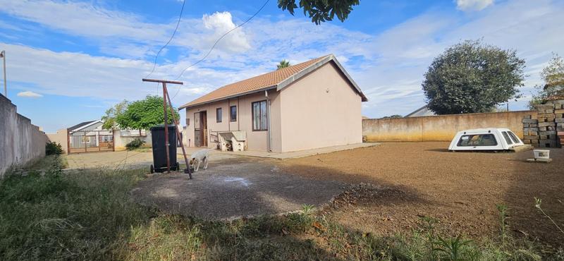 3 Bedroom Property for Sale in Lotus Gardens Gauteng