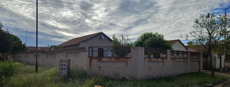 3 Bedroom Property for Sale in Lotus Gardens Gauteng
