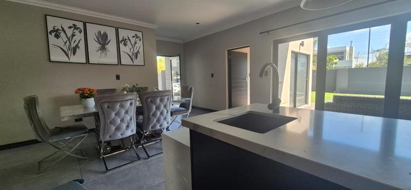 To Let 4 Bedroom Property for Rent in Midstream Ridge Gauteng