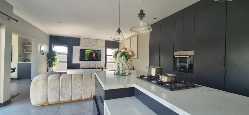 To Let 4 Bedroom Property for Rent in Midstream Ridge Gauteng