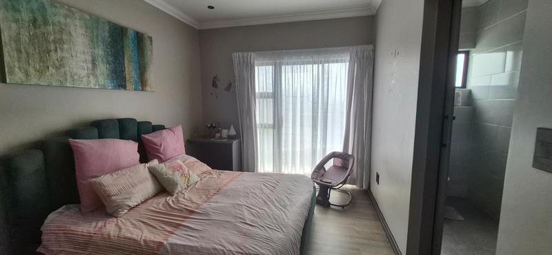 To Let 4 Bedroom Property for Rent in Midstream Ridge Gauteng