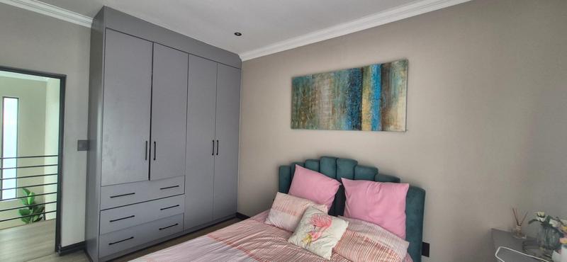 To Let 4 Bedroom Property for Rent in Midstream Ridge Gauteng