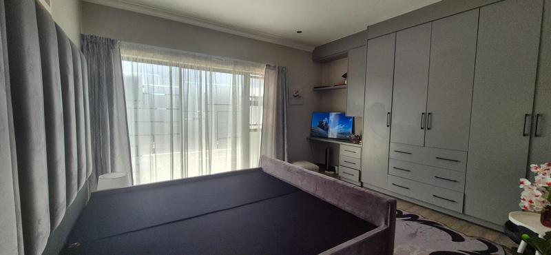 To Let 4 Bedroom Property for Rent in Midstream Ridge Gauteng