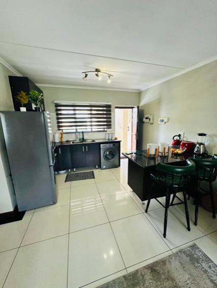 1 Bedroom Property for Sale in Noordwyk Gauteng