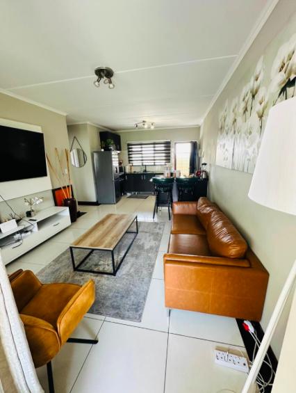 1 Bedroom Property for Sale in Noordwyk Gauteng