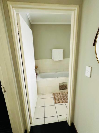 1 Bedroom Property for Sale in Noordwyk Gauteng