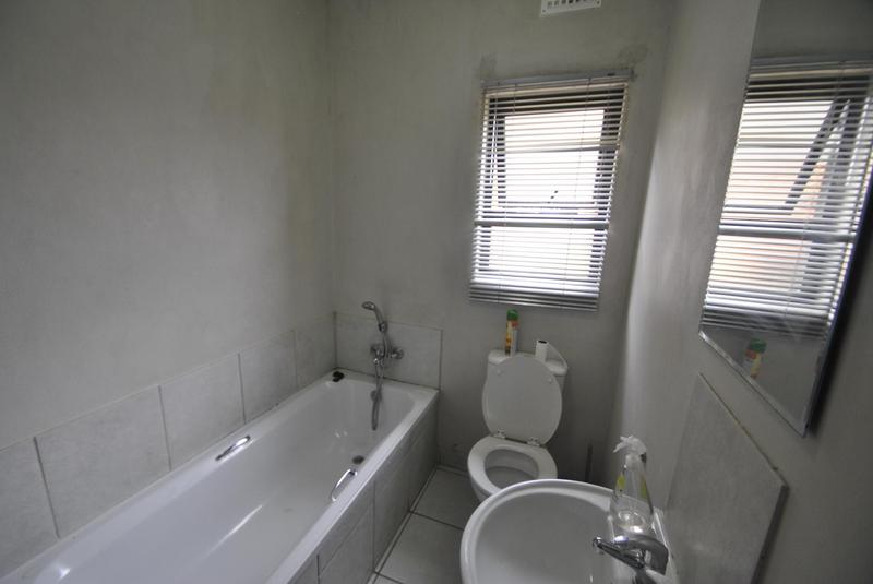 3 Bedroom Property for Sale in Kenleaf Gauteng